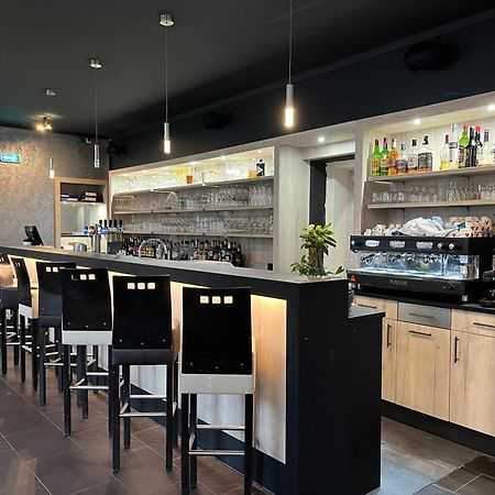 Hotel Restaurant Le Paris Mondorf-les-Bains Exteriör bild